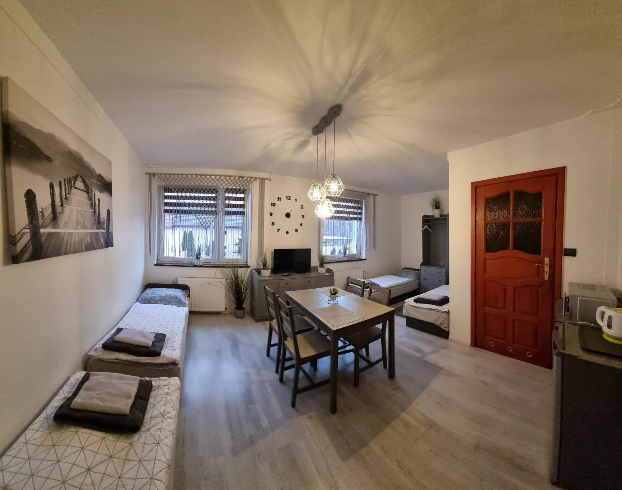 Noclegi Na Lacznej Świebodzice Buitenkant foto