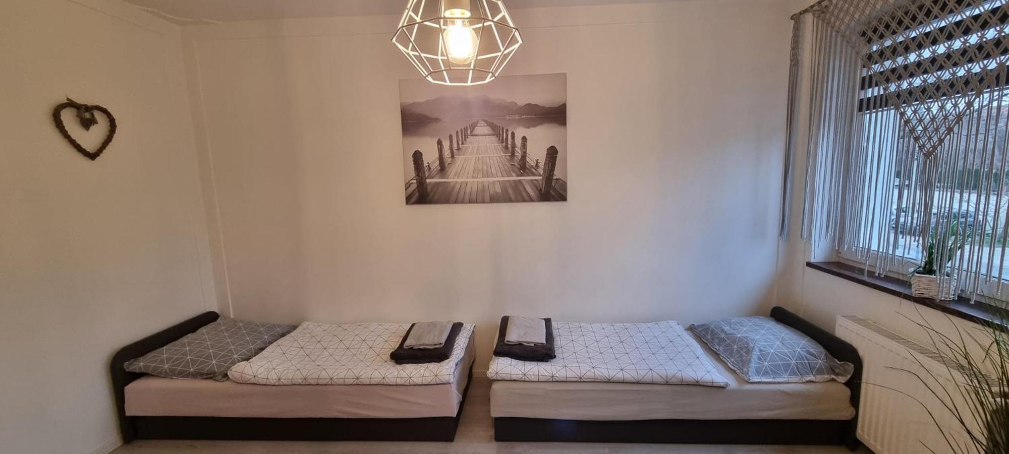Noclegi Na Lacznej Świebodzice Buitenkant foto