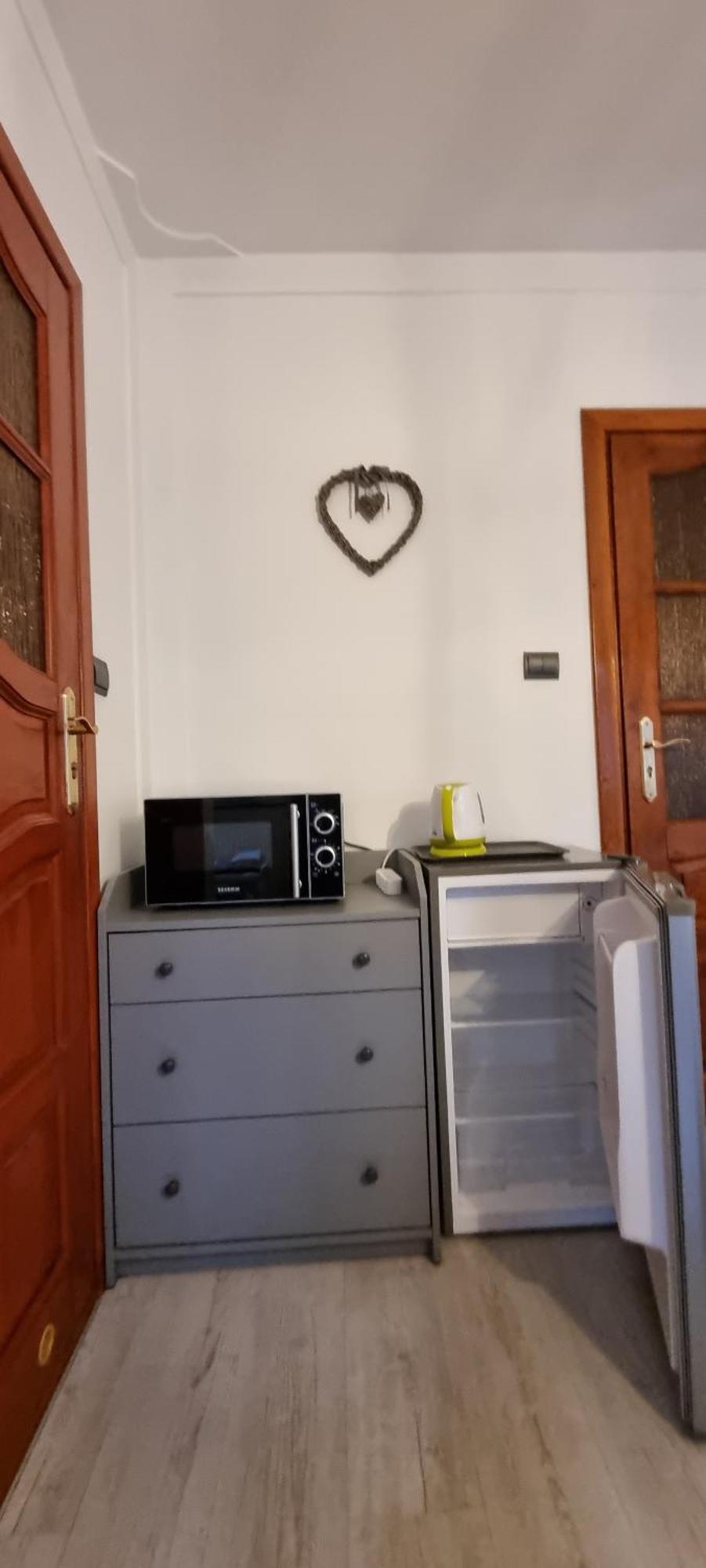 Noclegi Na Lacznej Świebodzice Buitenkant foto