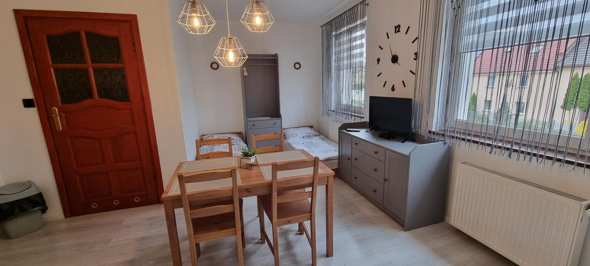 Noclegi Na Lacznej Świebodzice Buitenkant foto